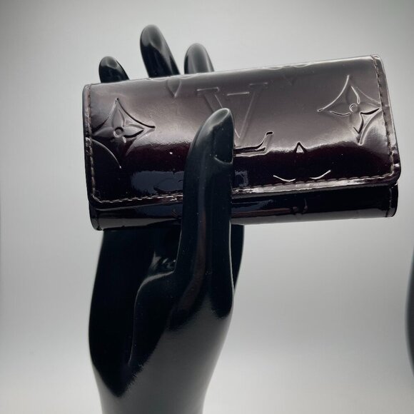 Louis Vuitton Monogram Vernis Patent Leather 4-Key Case - Amarante - Preowned - Picture 1 of 13